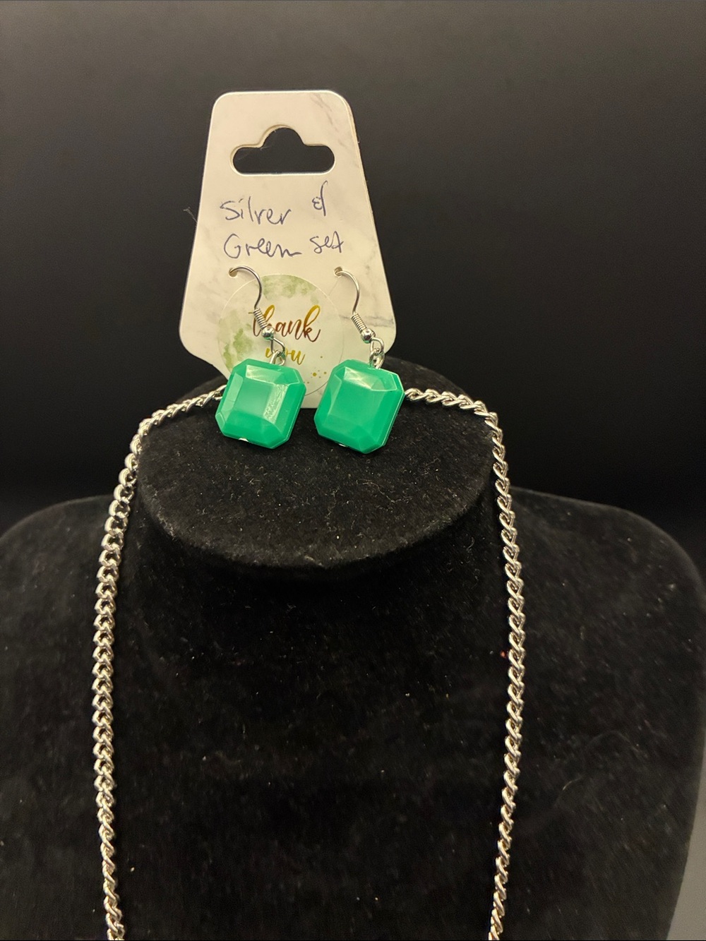 Silver-Tone Necklace and Earrings with Green Faceted Stones - Women Jewelry - Picture 3 of 3
